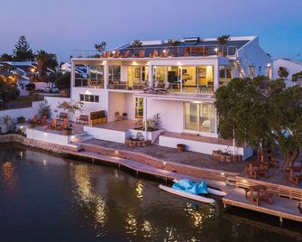 Marina Views - Cape Town - Building