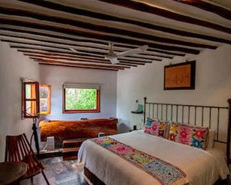 Hotel Zentik Project & Saline Cave - Valladolid - Bedroom