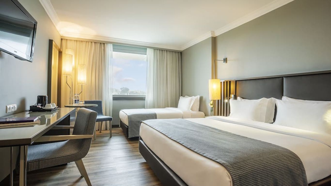 إتش.إف إبانيما بارك