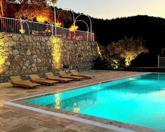 Chefs Otelier - Kusadasi - Zwembad