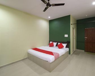 OYO H3 Rooms - Koppa (Mandya) - Bedroom