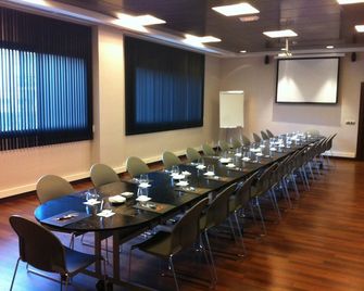 Tach Madrid Airport - Madrid - Sala de reuniones