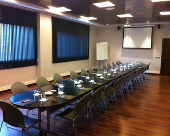 Tach Madrid Airport - Madrid - Sala de reuniones