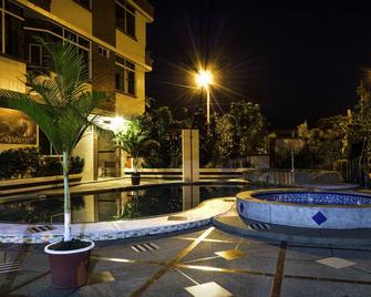 Hotel Palmar del Río Premium - Archidona - Piscina