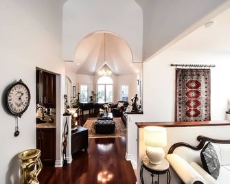 Graystone Bed & Breakfast - ניאגרה און-דה-לייק - סלון