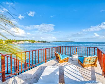 Tropical Suites Hotel - Bocas del Toro - Balkon