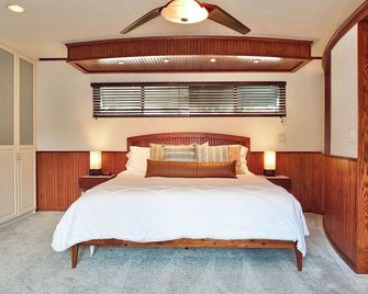 The Belmont Beach Bungalow - Pool & Hot tub - לונג ביץ' - חדר שינה