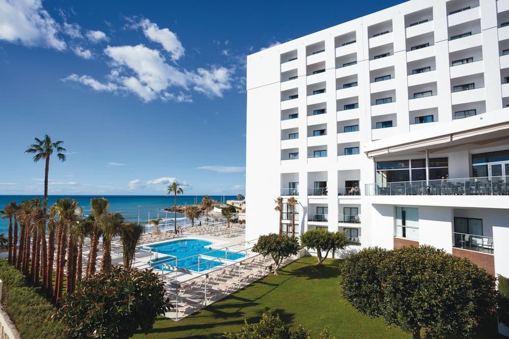 Hotel Riu Monica - נרחה - בריכה