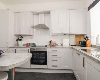 Stables Cottage - Langholm - Kitchen