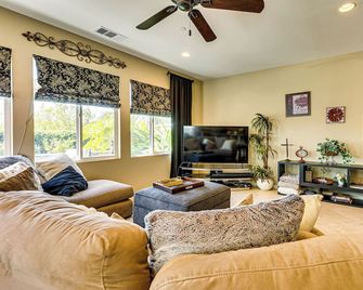 10 Mi to Temecula Old Town: Pet-Friendly Home - Murrieta - Sala de estar