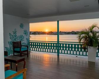Green World Hotel - Flores - Balcony