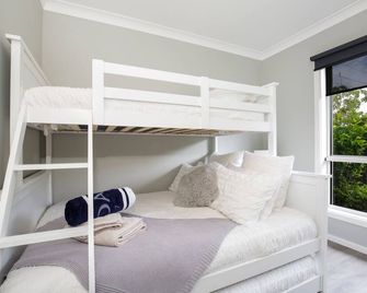 Callala Bay Beach House - Wowly Waters - Pet Friendly - Callala Bay - Bedroom