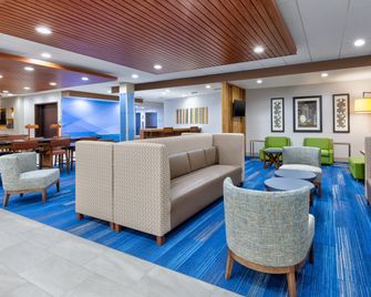 Holiday Inn Express & Suites Wooster By IHG - Wooster - Lounge