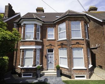 Southsea Studios - Luxury Seaside Apartments - Portsmouth - Building