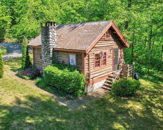 Authentic Maine Log Cabin Lakefront Cozy - Bucksport - Edificio