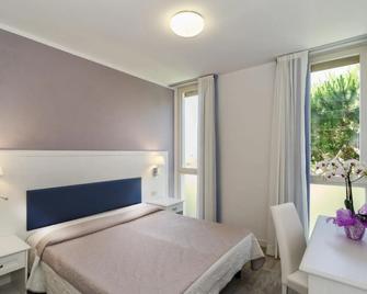 Hotel Il Caravaggio - Pietrasanta - Bedroom
