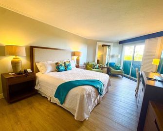 Oceanfront Paradise Room with Pool and Oceanviews - Lihue