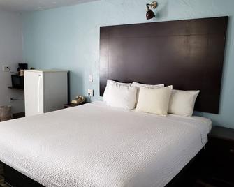 Topaz Motel - Flagler Beach - Bedroom