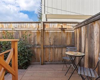 French Oak Cottage | 6-Min Walk to Downtown Wine, Food, & Music | Pet Friendly - Lodi - Balcony