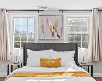 Stylish & Luxurious 3 Bdr Home With Play Station - Bristol - Bedroom