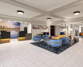 La Quinta Inn & Suites by Wyndham Bessemer - Bessemer - Recepción