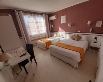 Hôtel du Tricastin - Pierrelatte - Bedroom