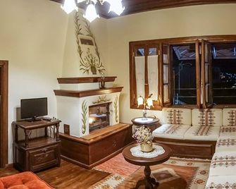 Evilion Hotel - Makrinitsa
