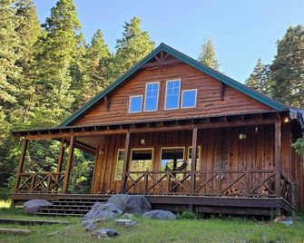 Private Cabin on Beautiful River! Enjoy the popular Paiute ATV Trail. - Marysvale - Edificio