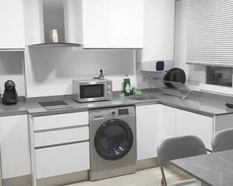 Recomendado Wifi 12 Min Ayto 4 Habs Dobles Parking - Oviedo - Küche