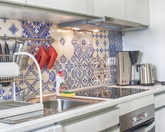 The Nook Hostel - Ponta Delgada - Kitchen
