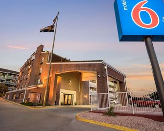 Motel 6 Colorado Springs, Co - Colorado Springs - Edifício