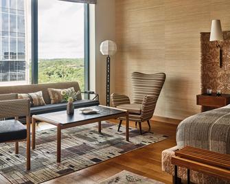 Austin Proper Hotel, a Member of Design Hotels - Austin - Living room
