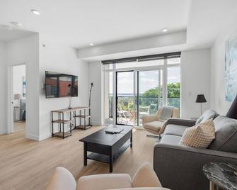 The British Hotel - Gatineau - Living room