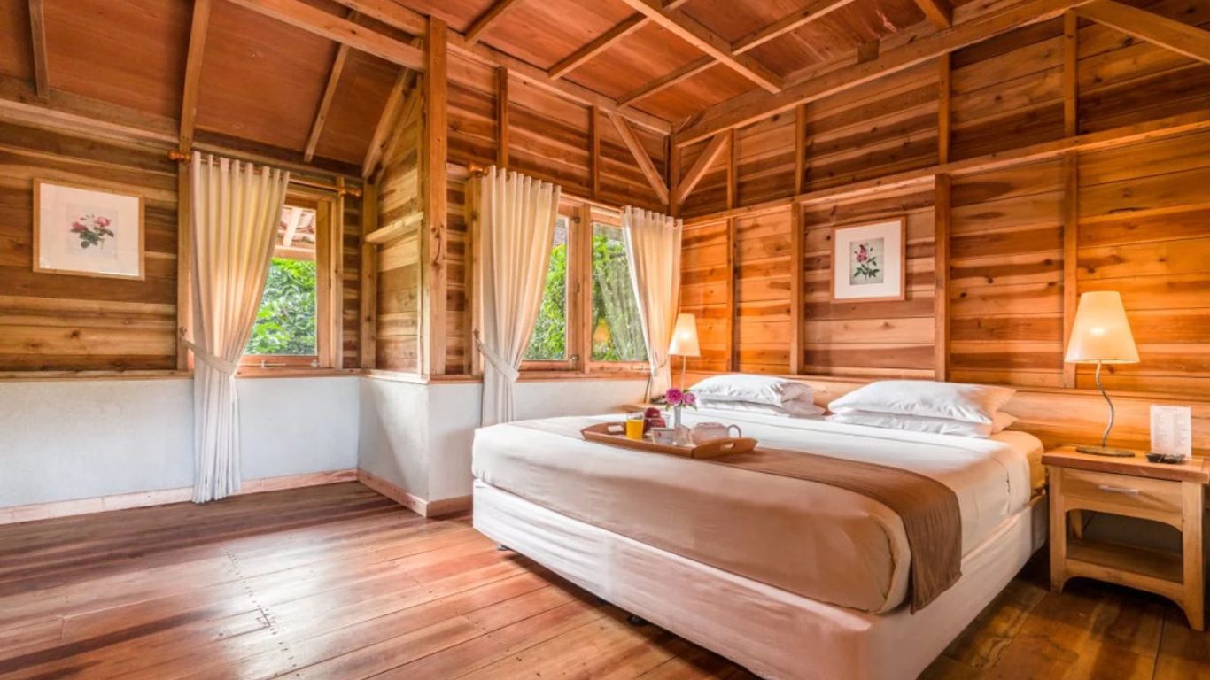 Kebun Mawar Situhapa Hotel