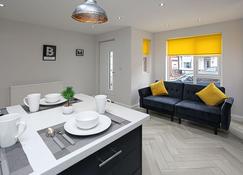 No1 Luxury Service Apartments - Belfast - Ruang makan