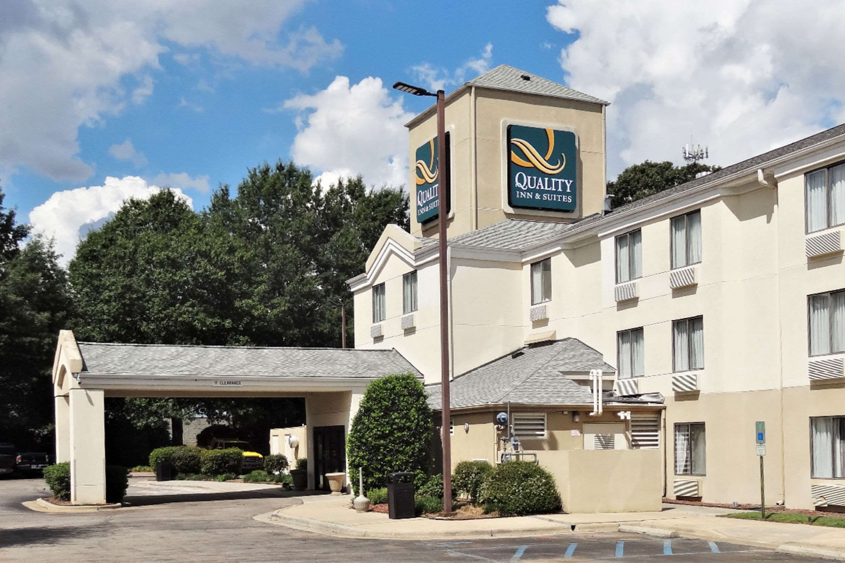 Quality Inn And Suites Raleigh North 54 9 1 Raleigh Hotel