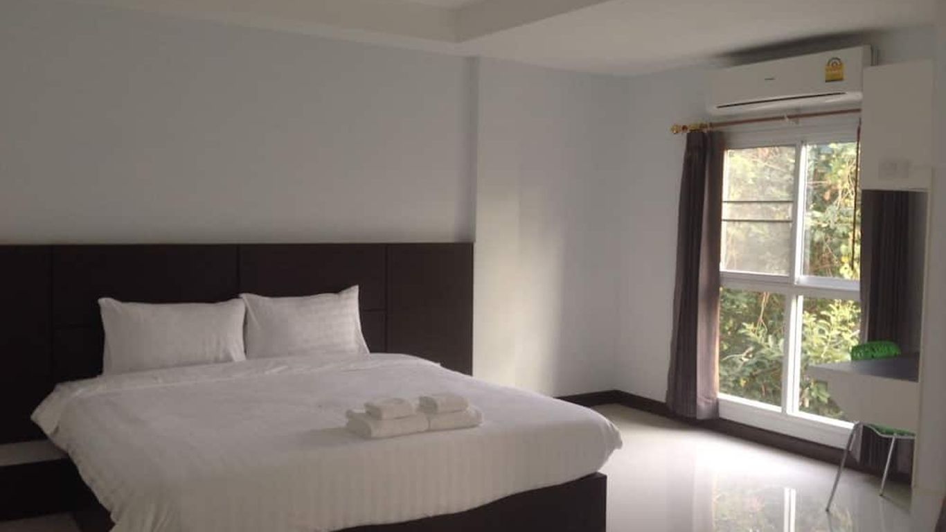 โรงแรมไปรยนันท์ เพลส