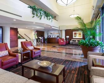DoubleTree Suites by Hilton Hotel Cincinnati - Blue Ash - Sharonville - Resepsjon