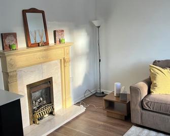 Brand new cosy studio apartment - West Wickham - Living room