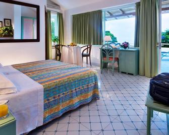 Hotel Carlo Magno - Forio - Habitación