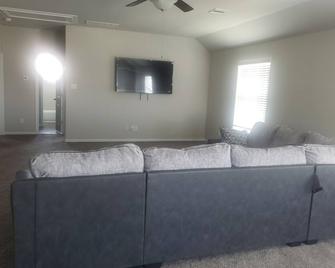 Fully furnished House - Richmond - Living room