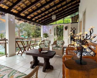 Casa Amarela - Angra dos Reis - Huiskamer