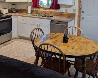 Hall Creek Cabin - Packwood - Essbereich