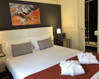 Hotel Dauphin - Puteaux - Bedroom