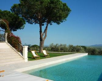 Maremma Coast Villa, Tuscan Villa With Pool Italy - Castiglione della Pescaia - Pool