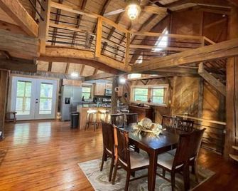 T&M Elite Retreat! Hike/ Ride to Trails, Big South Fork, Near Scenic Parks! - Jamestown - Comedor