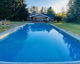 5k+ Sq Ft Of Luxury Living On 54 Acres Near Hudson - Craryville - Piscina