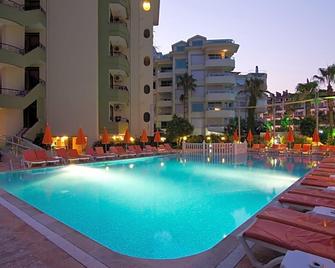 Krizantem Hotel - Alanya - Πισίνα