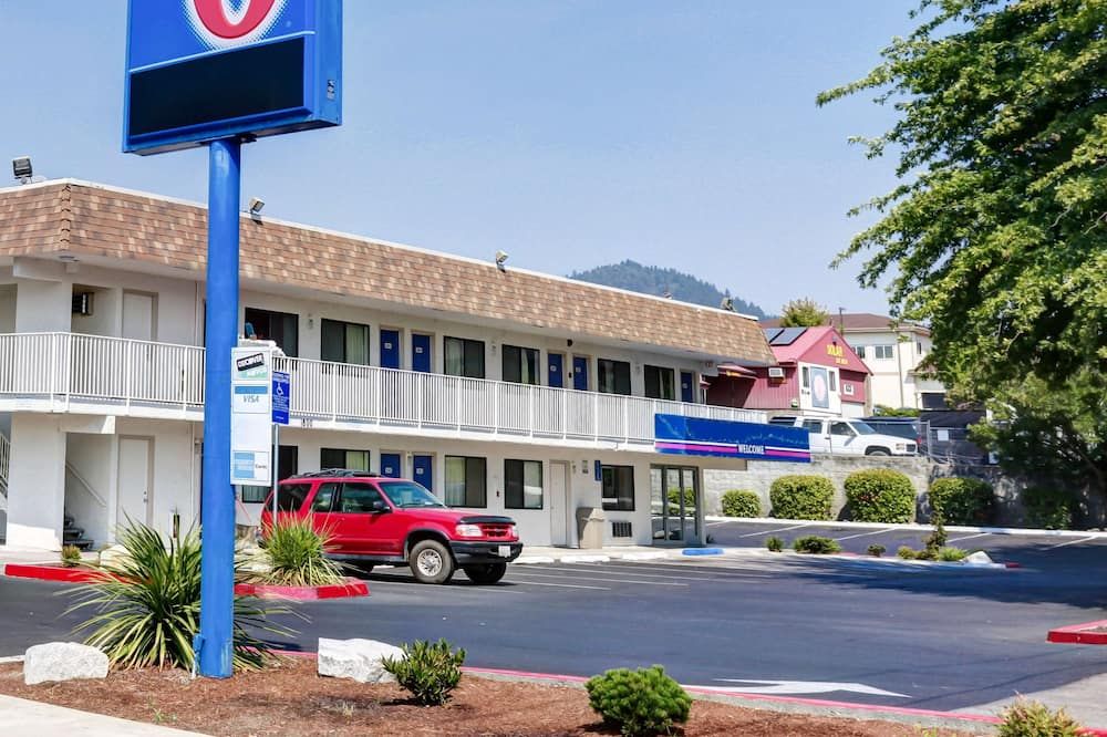 Motel 6 Grants Pass - Grants Pass - Gebäude