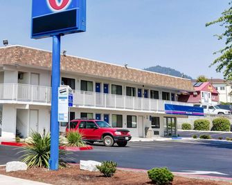 Motel 6 Grants Pass - Grants Pass - Gebäude
